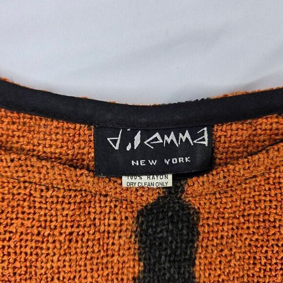 DILEMMA NEW YORK RAYON PONCHO TOP KNIT WOVEN PURPLE ORANGE RED WOMENS 40" X 32" - Picture 2 of 5